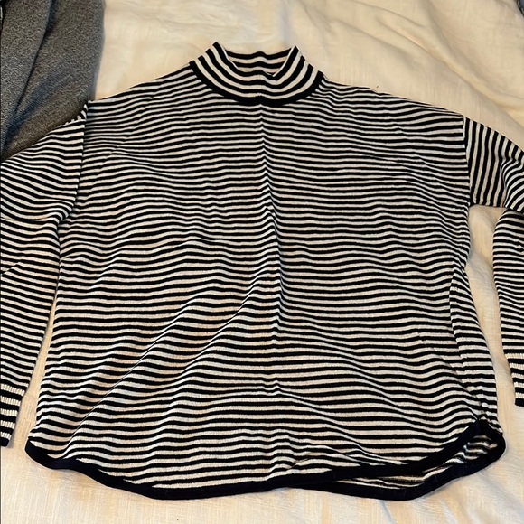 Madewell Sweaters - Madewell Striped Black and White Women's Sweater XXS